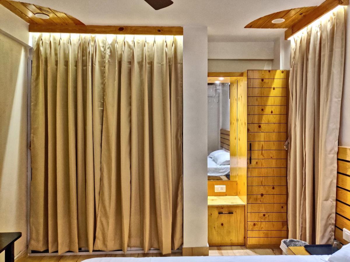 Hotel Royal Galaxy Kolkata