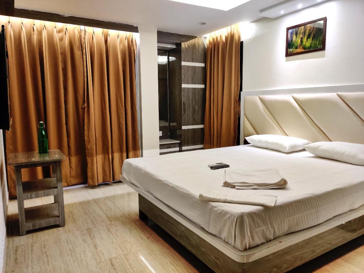 Hotel Royal Galaxy Kolkata